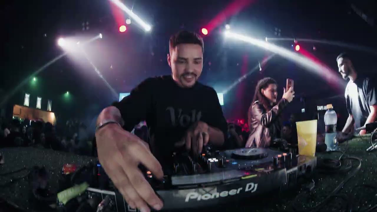 DJ Arag&atilde;o Live at Segue o Baile - Joinville, Brazil ( Square Garden )