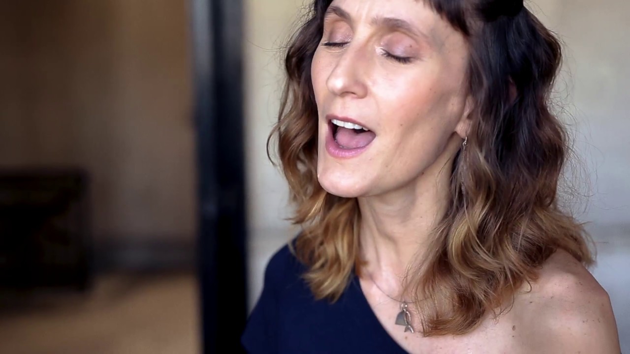 Flor Giammarche / Pedro Rossi   -  Crisantemo (L.A. Spinetta)