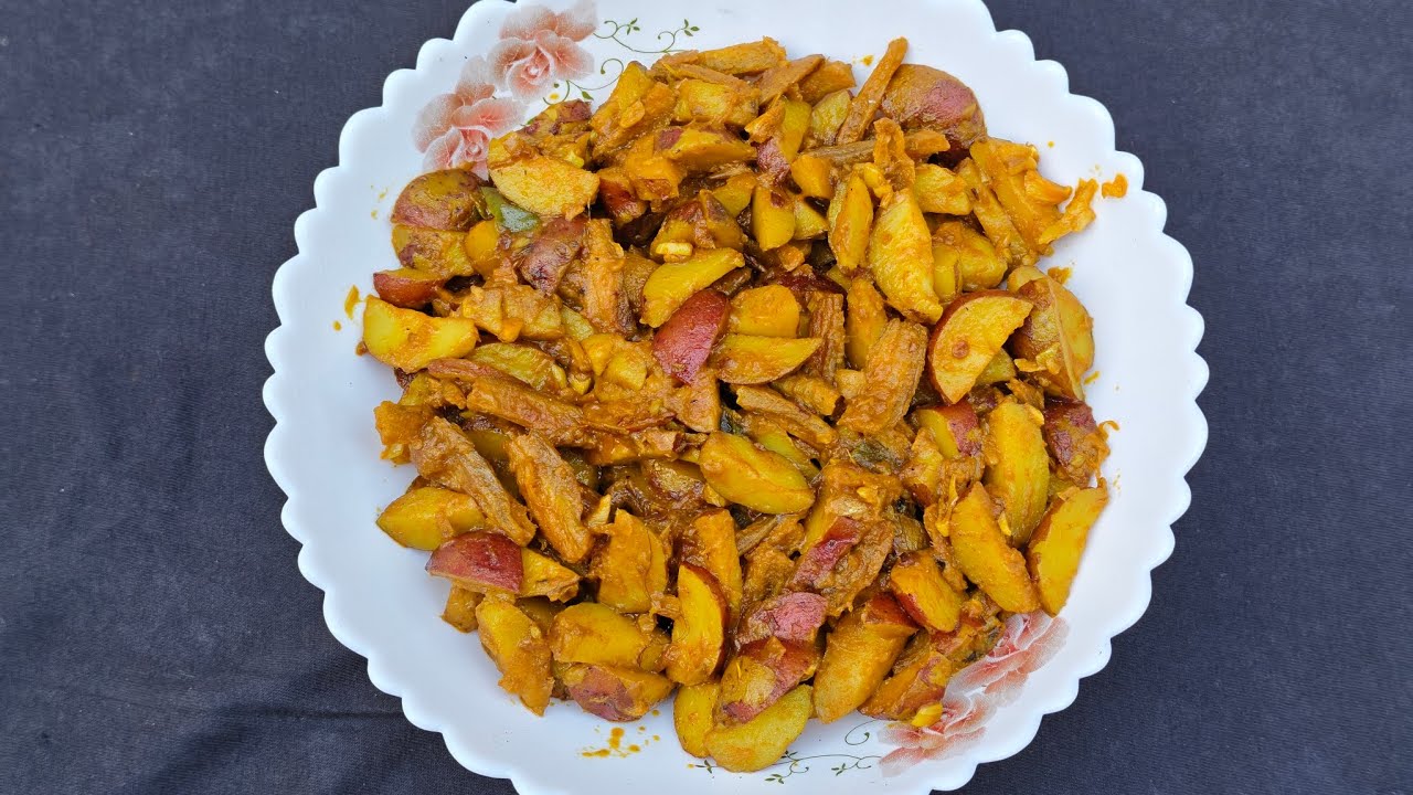 লইট্যা শুটকি ভুনা।