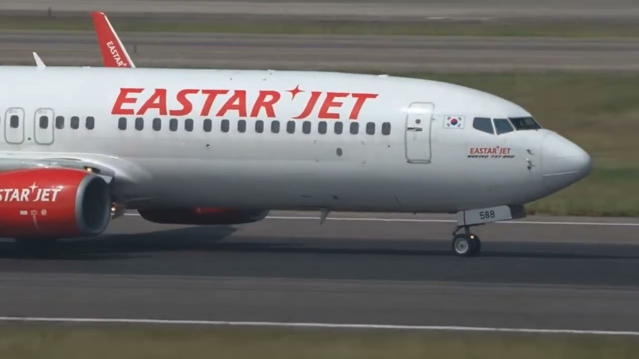 Airplane Sky beautiful hard landing n take of 