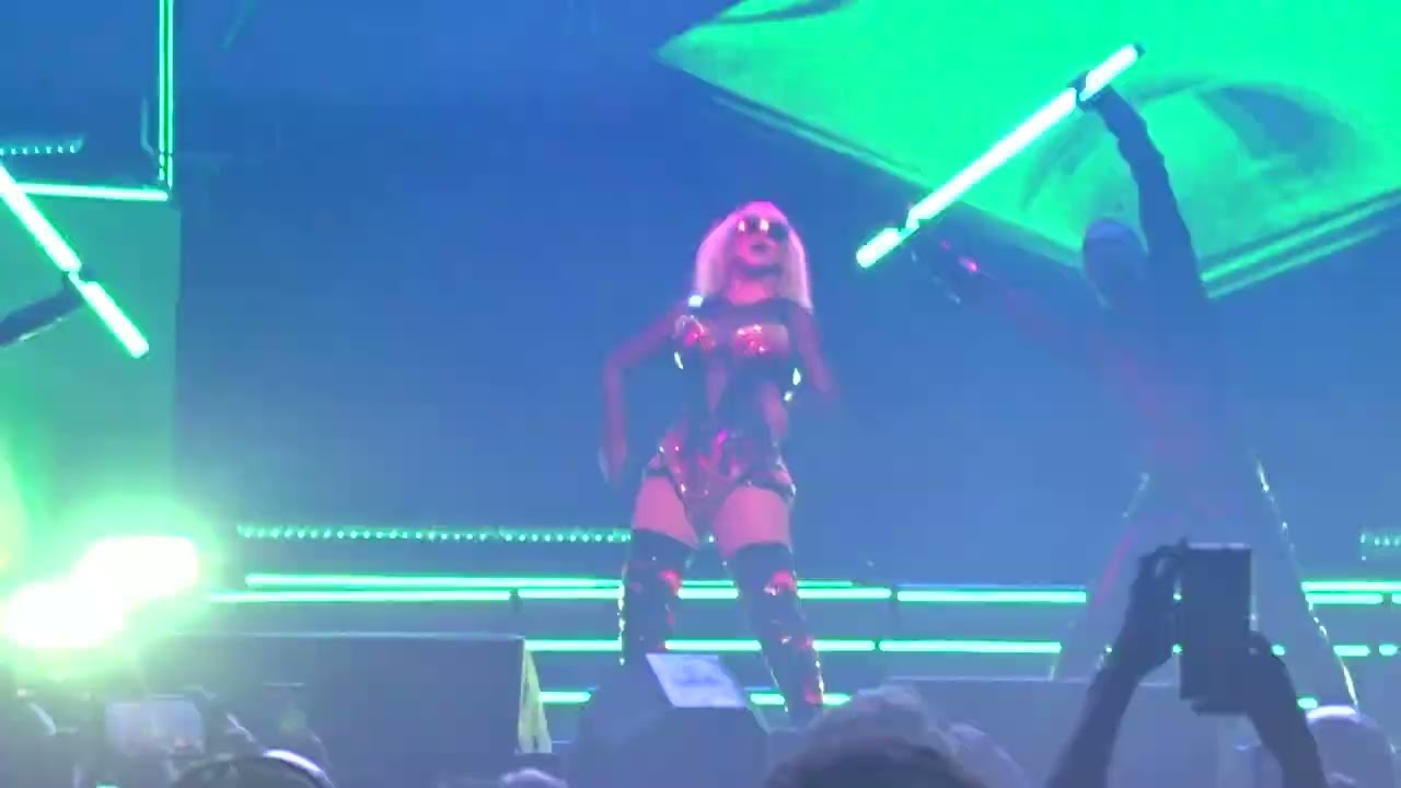 Christina Aguilera - Bionic + Vanity - LIVE @ The O2 Arena in London 05.08.2022