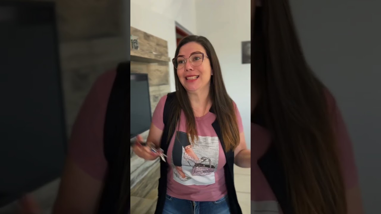 Ela usou o dinheiro da mãe escondido pra comprar um carro