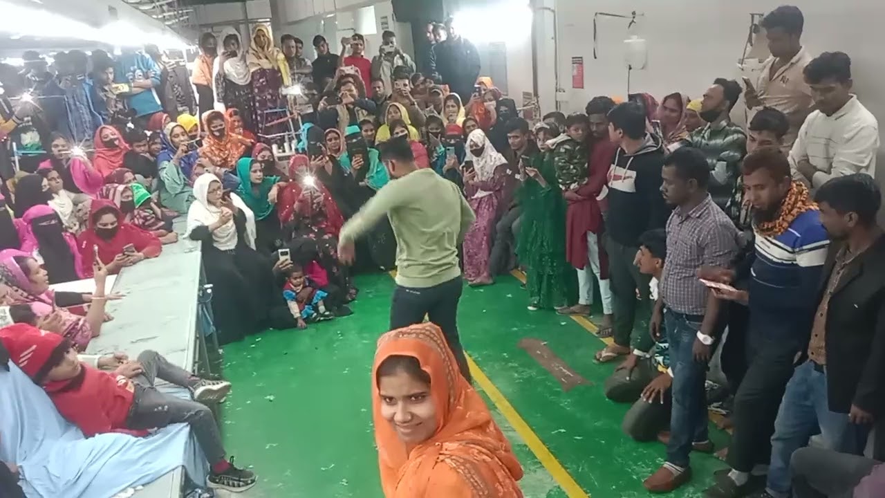 আমাদের অফিসে জানুয়ারির ১ তারিখ এর অনুষ্ঠান...  দিয়েছি তোকে দিল দিল 