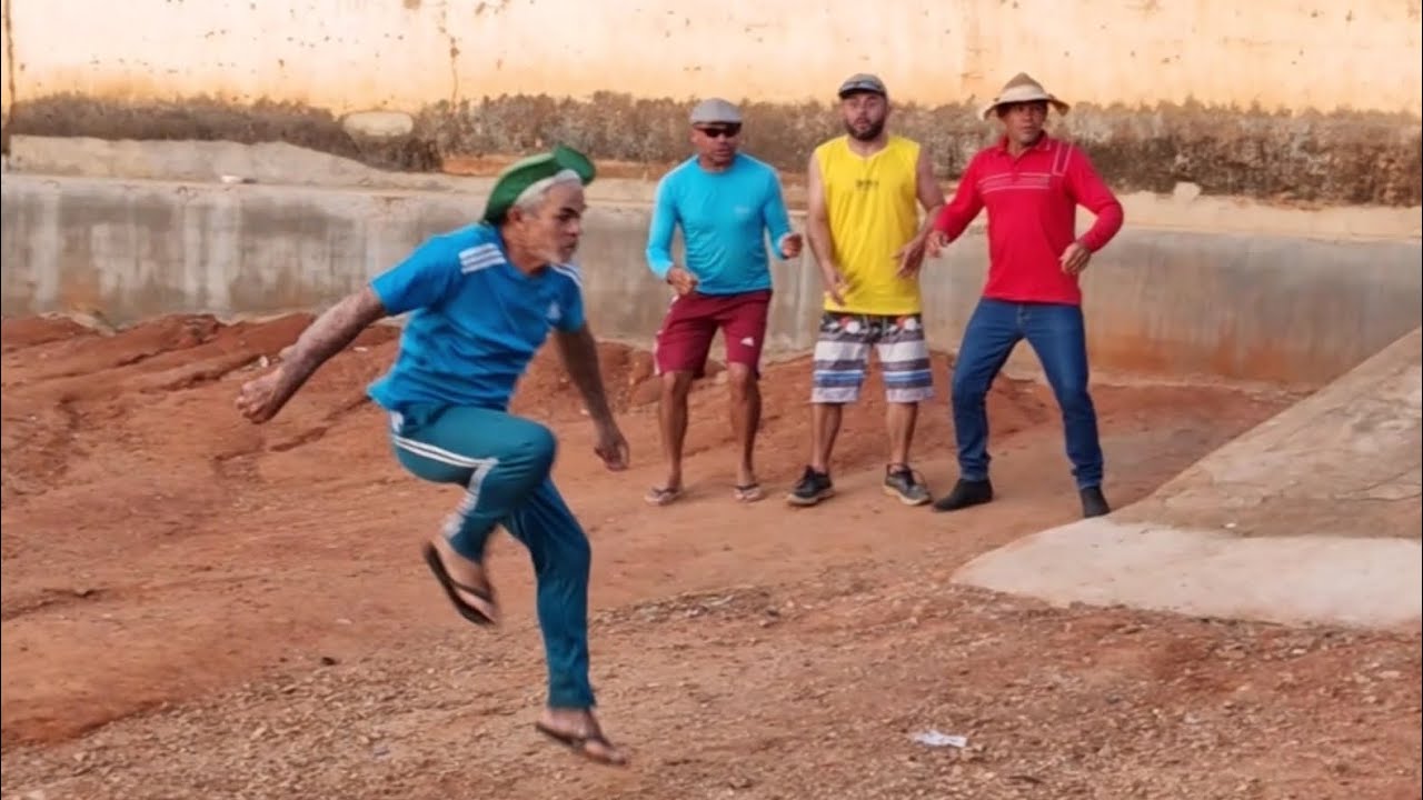 Seu Antônio tomou um aduzindo e saiu correndo atrás das mulheres #comedia #piadascurtas  #humor