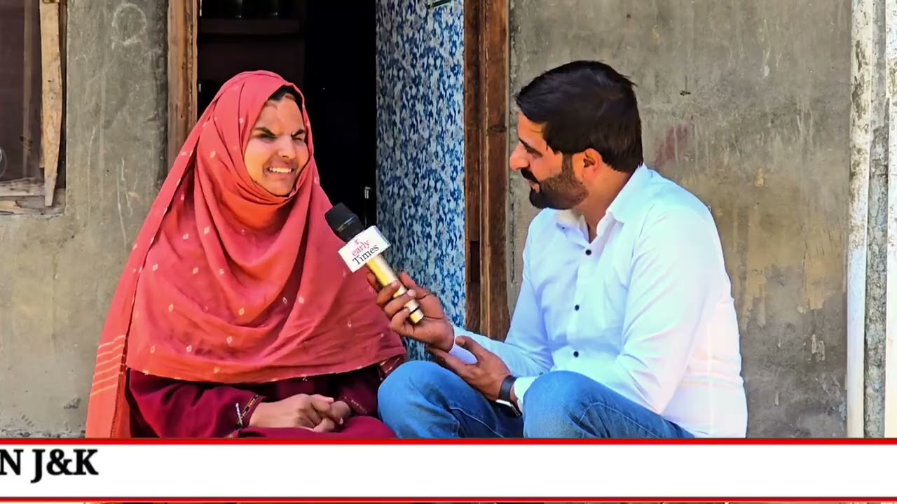 Meet Insha Mushtaq A blind Girl who Got hit By Pallet in 2016 Her goal is To Be an IAS officer