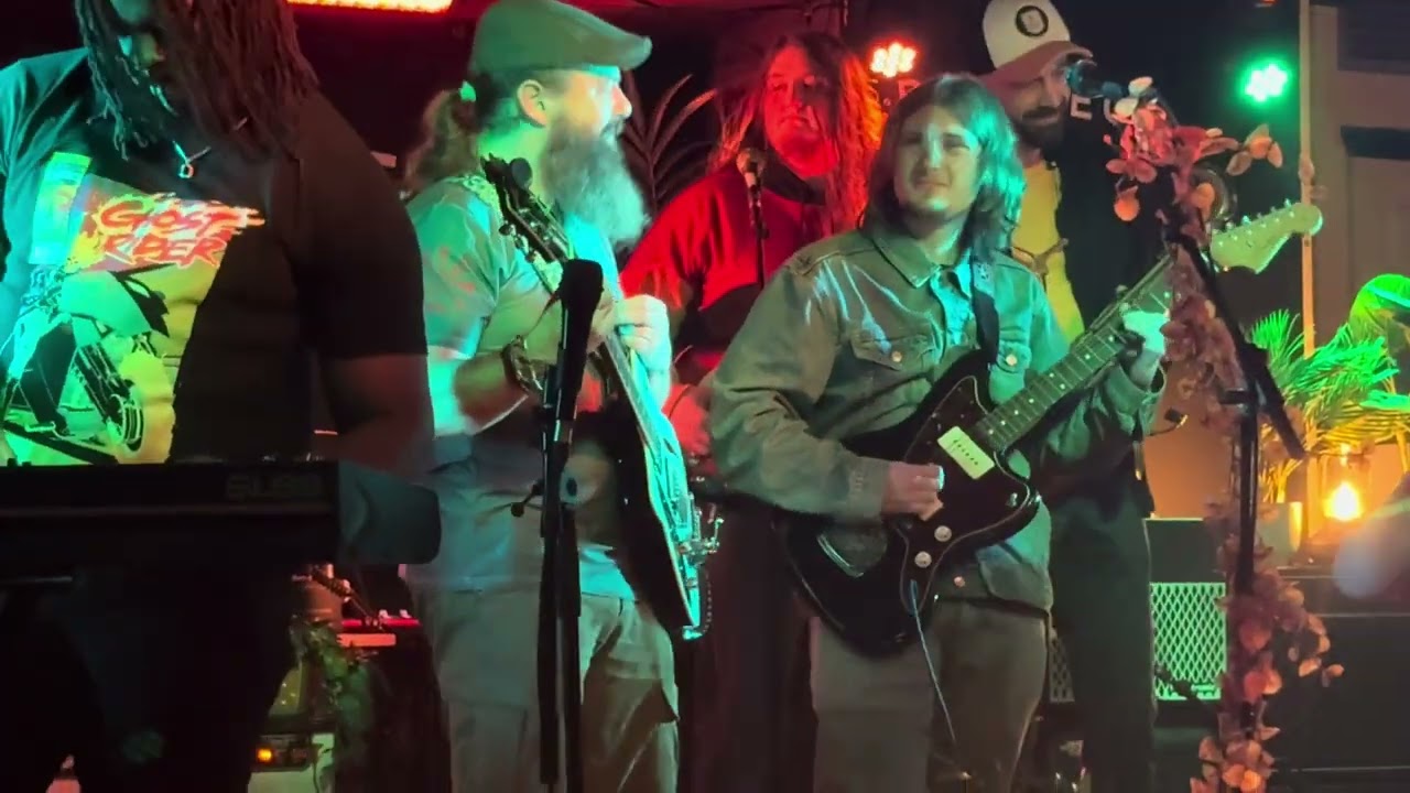 Earthdust Jeff White Jazzin freestyle 