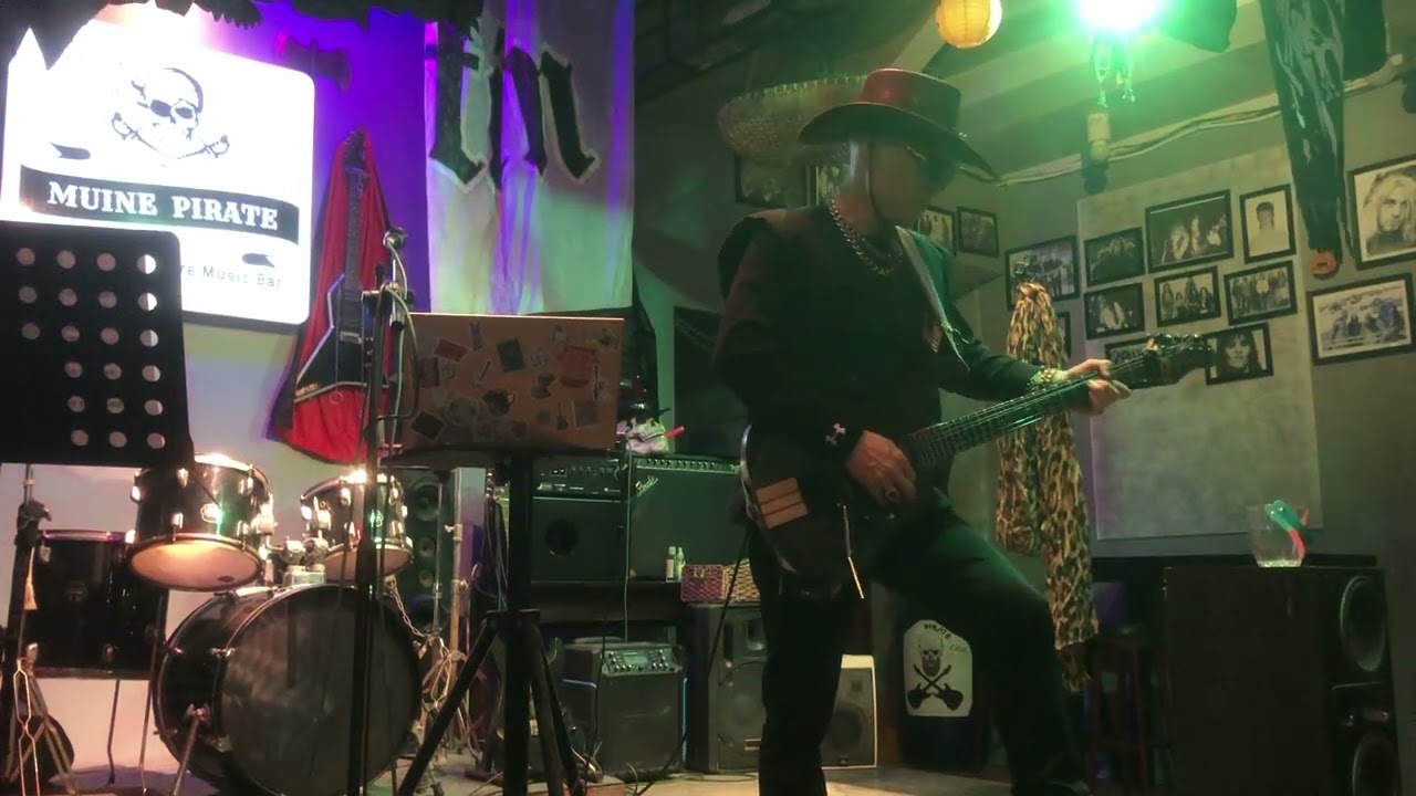 C-Rock Bluesman Vietnam 🇻🇳-Give Me One Reason (Tracy Chapman)live at C-Rock Blues Club