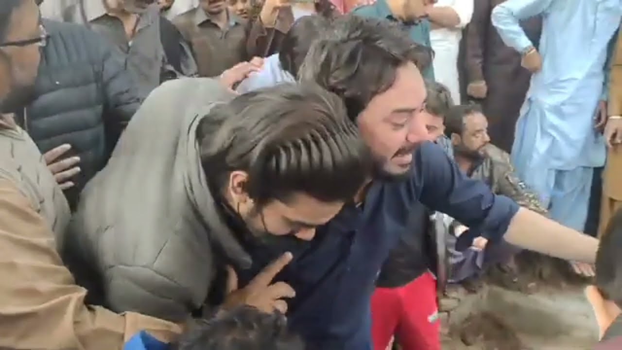 Ali Hamza,Rotay huay😭 Gir Pra Nazakat Ali Khan ll death 5-12-2021 Faisalabad !Mustajjab Hashmi