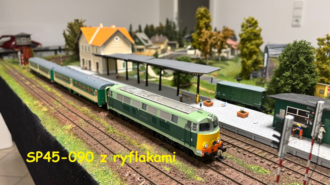 Na makiecie: SP45-090 z ryflakami