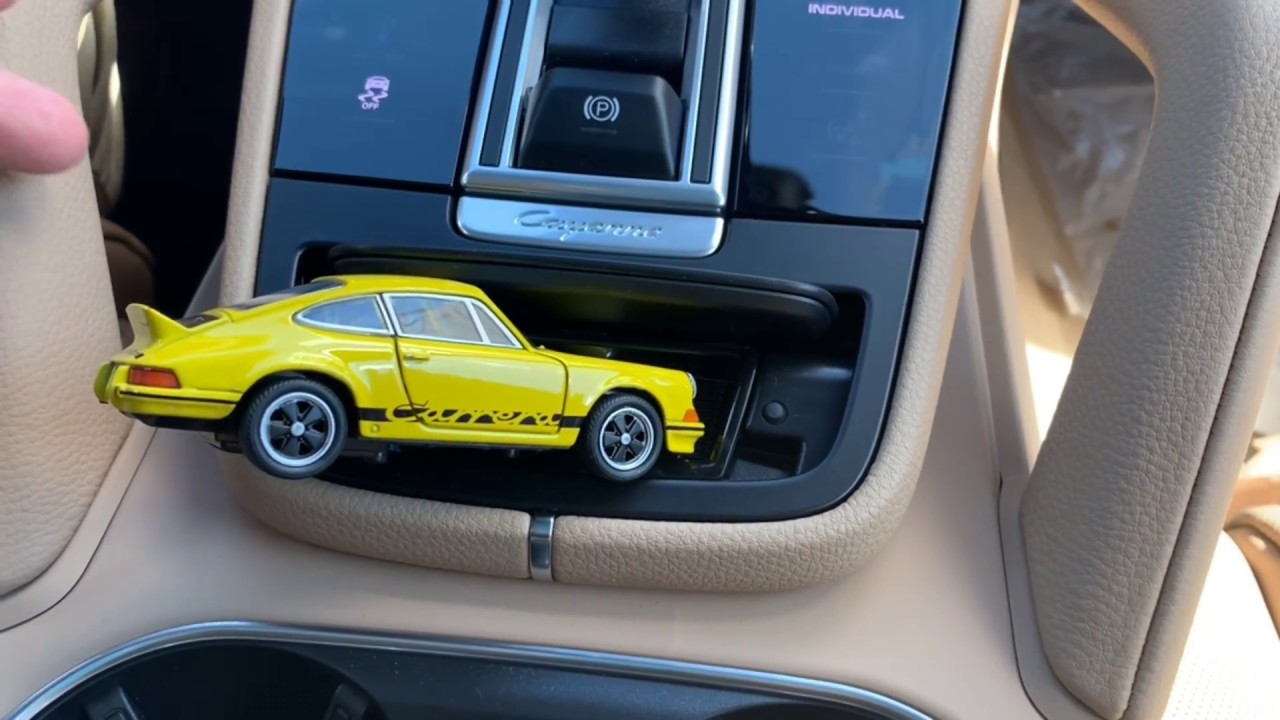 Cayenne smoking package (MY 2019)