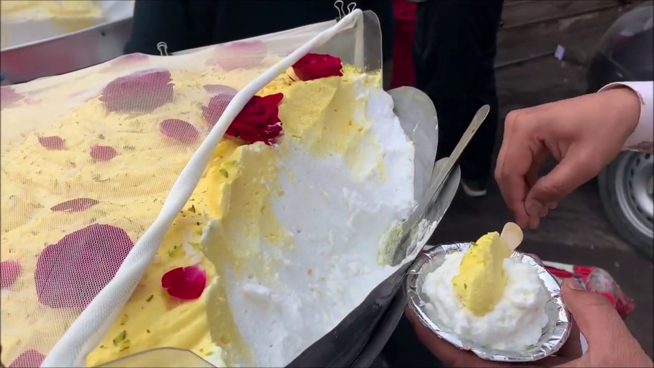 Daulat Ki Chaat | Delhi Street Food | Making of Daulat Ki Chaat | Malai Makhan, Malayio