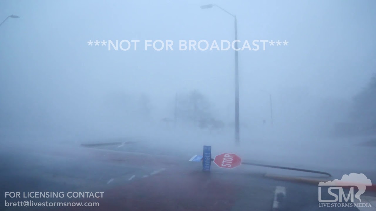09-14-18 Wilmington, NC - Extreme Wind and Flying Debris In Downtown