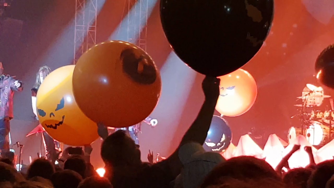 HELLOWEEN - I want out (live in Praga 25-11-17)