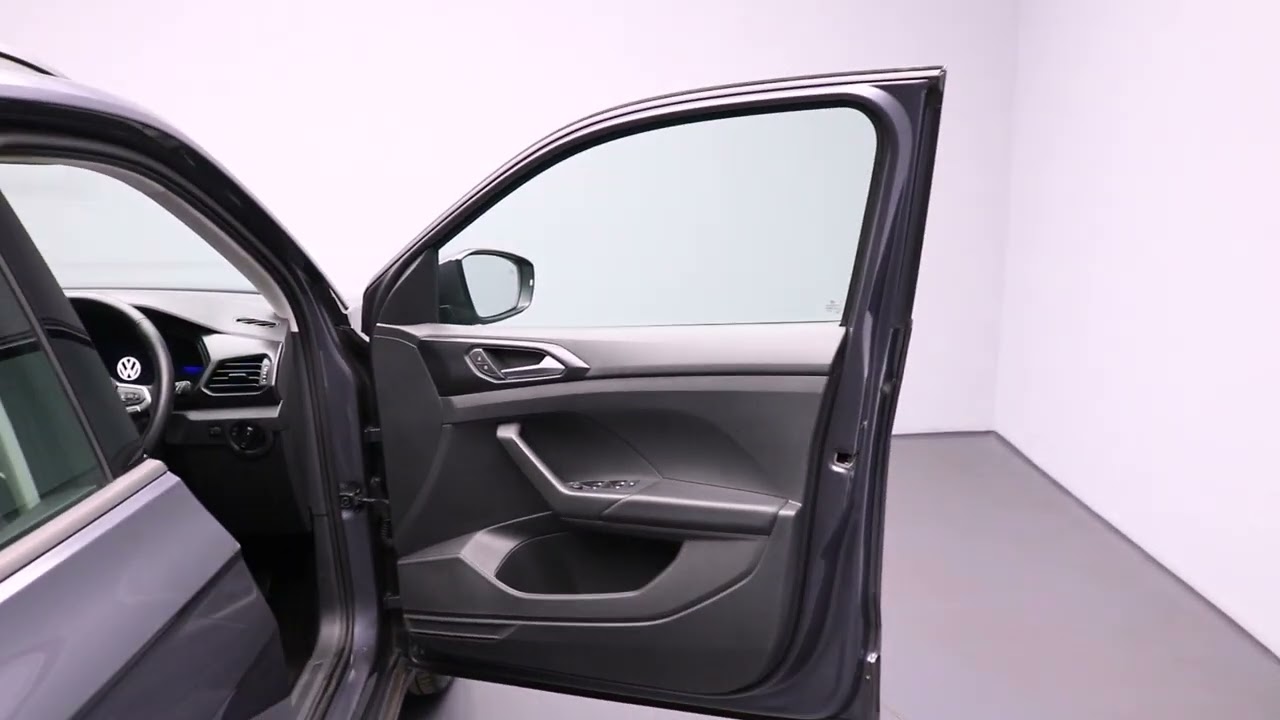 VOLKSWAGEN T-CROSS | YUI6329