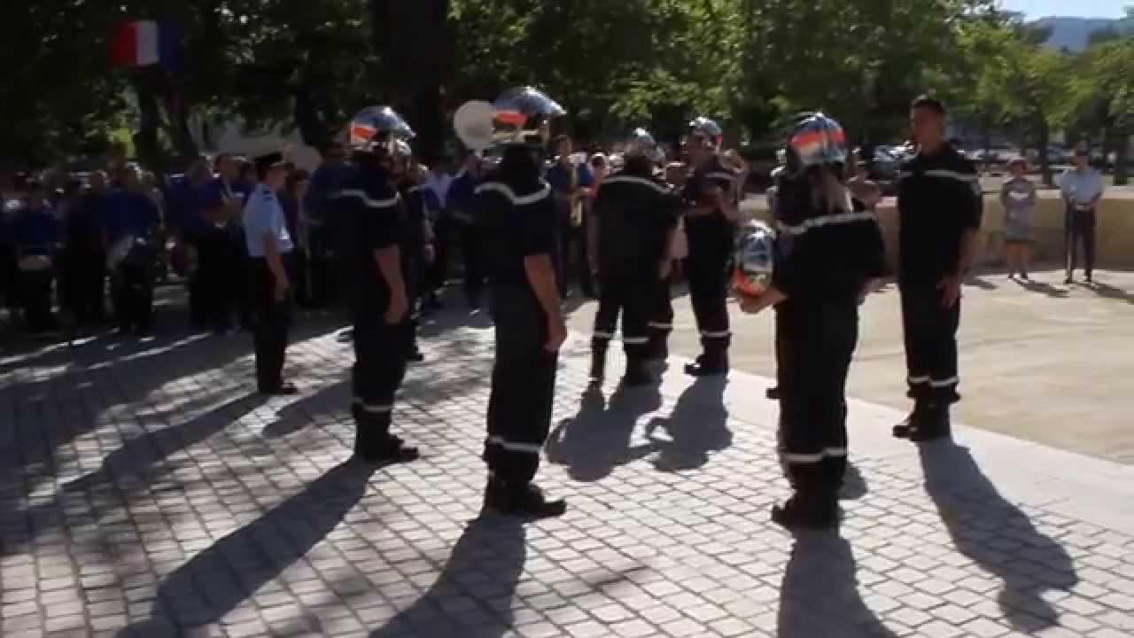 Remise de casques aux sapeurs pompiers