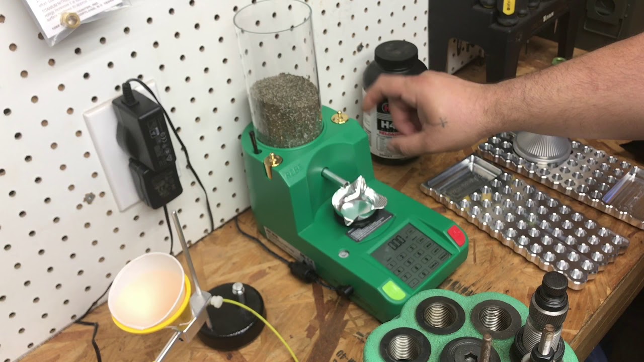 RCBS ChargeMaster Lite Powder Dispenser Review. Better than the 1500!
