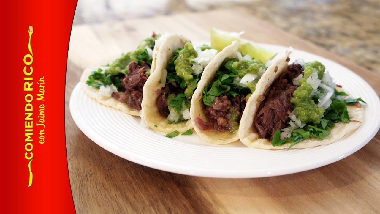 Tacos de Cachete - Comida de la Calle - Comiendo Rico