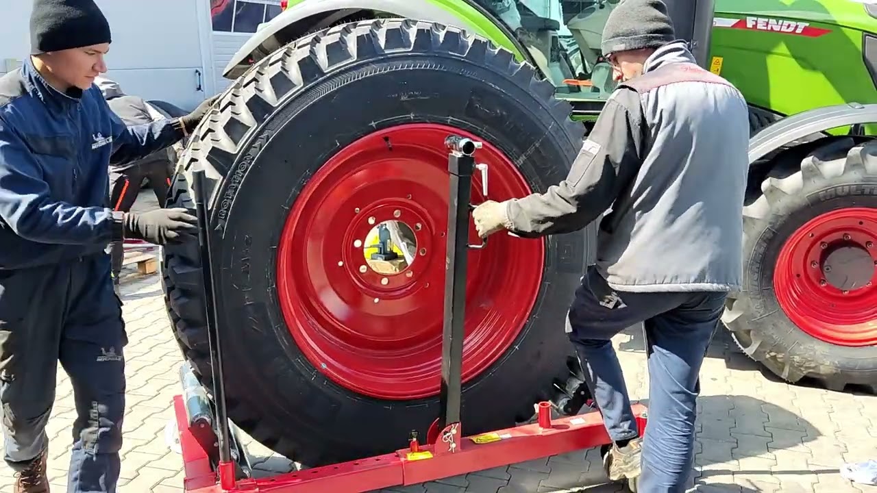 W&oacute;zek do montażu k&oacute;ł rolniczych