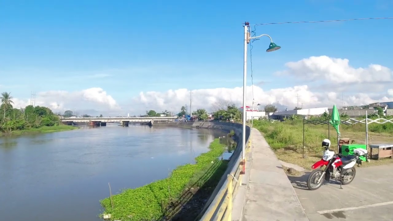 RC PLANE played like an RC Boat. Take off and land on water