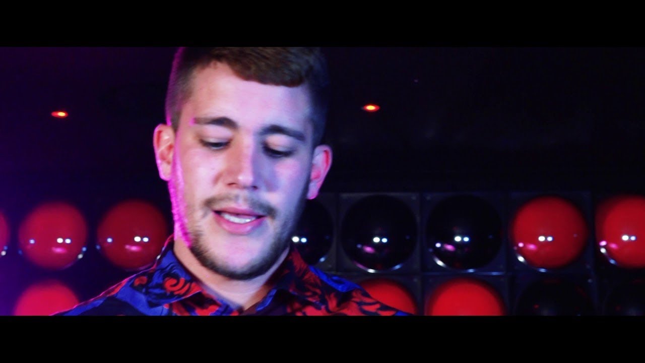 L'ALLEMAND SIXNUEVE-RIEN À FOUTRE- Feat LAFAMAX - CLIP OFFICIEL