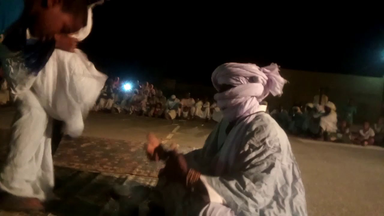 مسرحية بعنوان الشعوزة بتقديم نجوم المسرح للجمعيةالثقافية افاق المستقبل بحي المنصور (اقبلي)