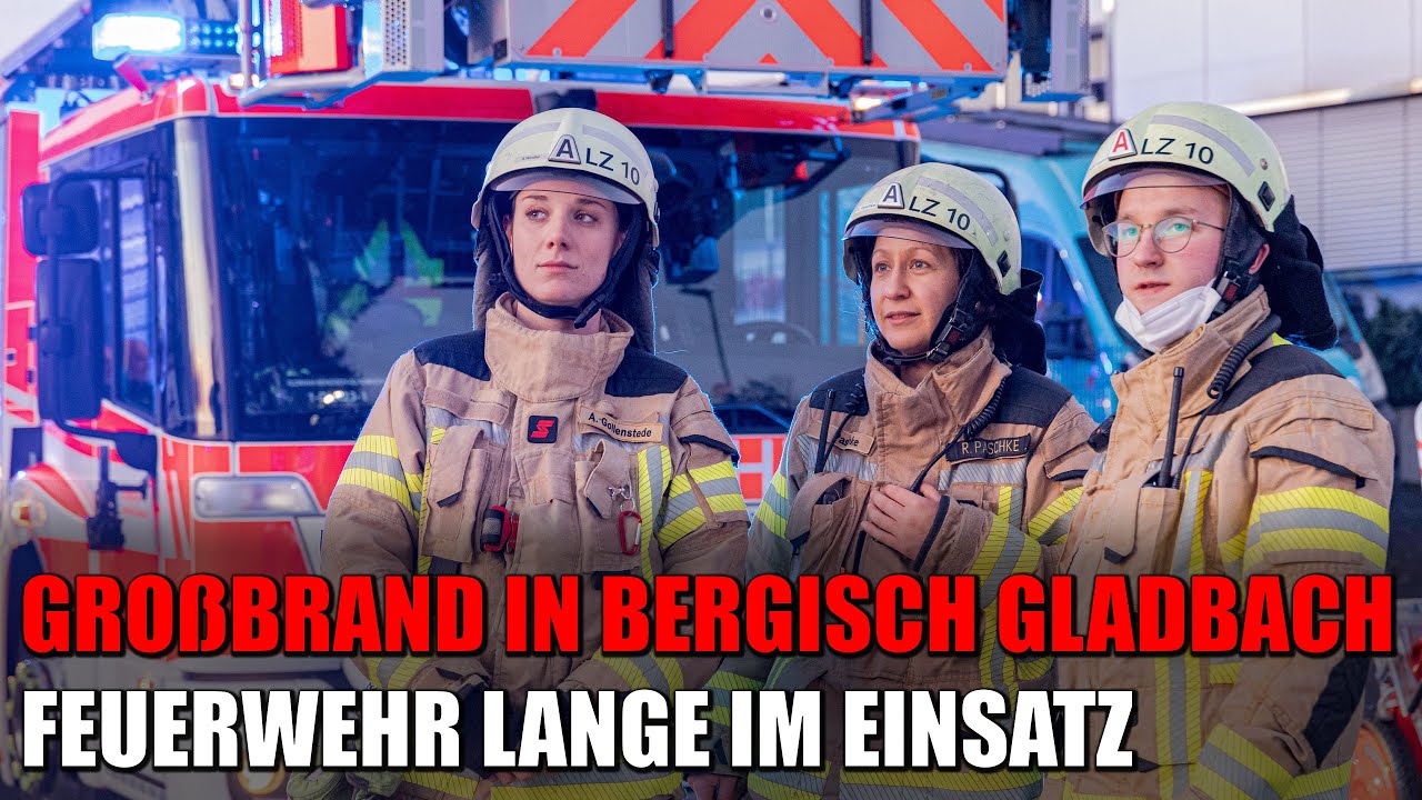 Großbrand in Bergisch Gladbach - Gewerbehalle in Flammen | 11.01.2024