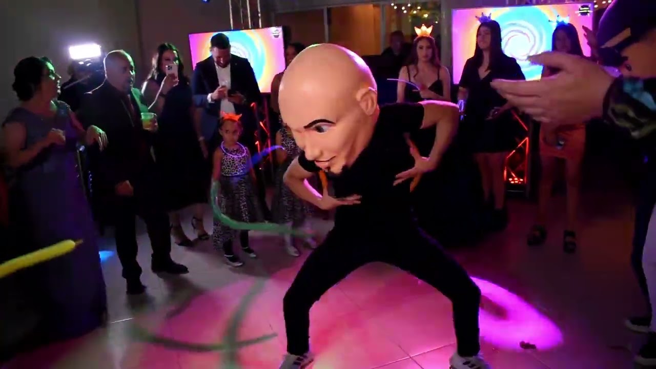 PRIMA SORPRENDE A LA 15AÑERA, REGALANDOLE EL MEJOR SHOW DE CABEZONES !!