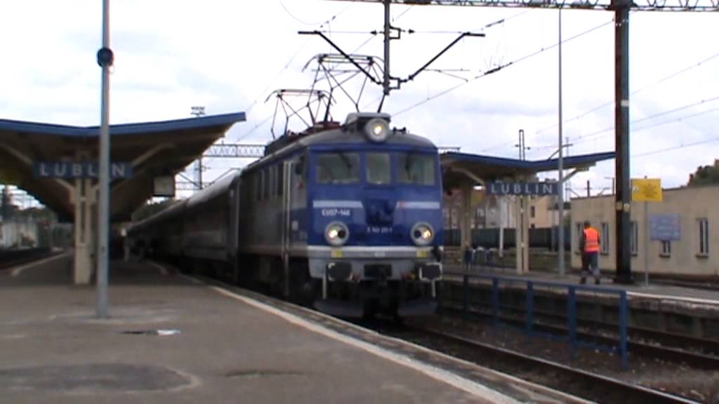 LUBLIN dworzec PKP - kilka składów PR i PKP IC