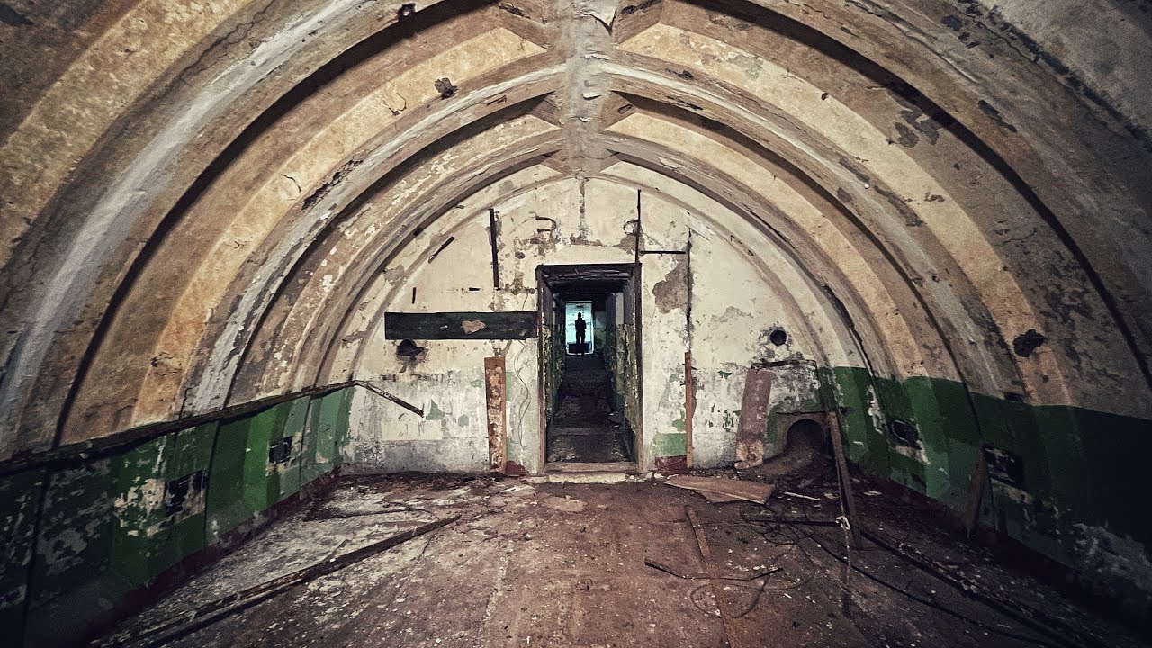 GEHEIMEN BUNKER GEFUNDEN! - FLIEGERHORST DER WEHRMACHT | LOST PLACES