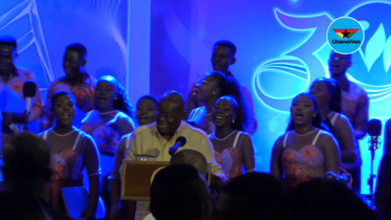 Akufo-Addo joins Winneba Youth Choir to sing 'Oye'