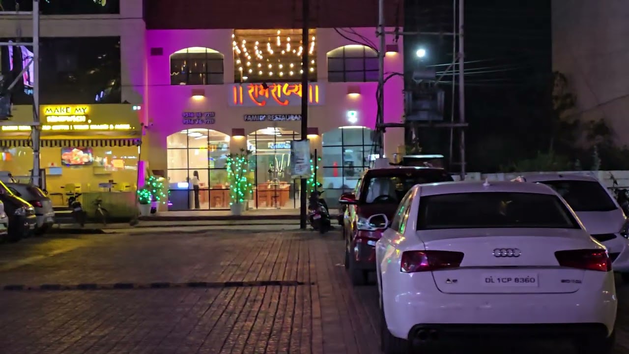 Best Food point in Indore - The Hub at scheme 78