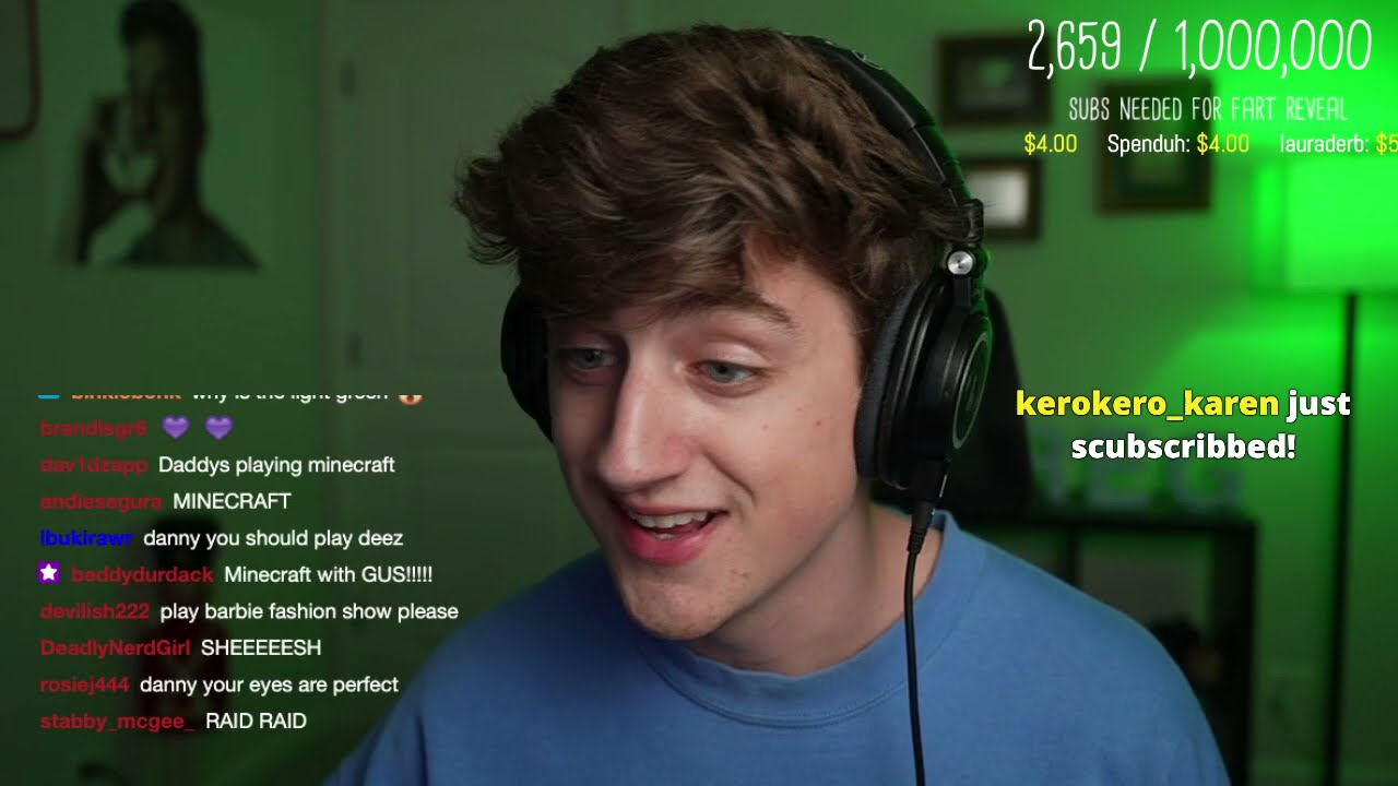 Danny Gonzalez Twitch stream 2021.04.19 - chat teaches me how to play minecraft