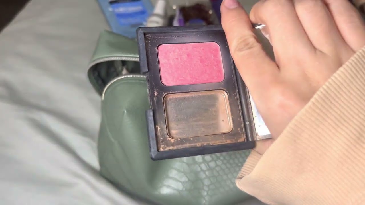 What’s in my makeup bag✨