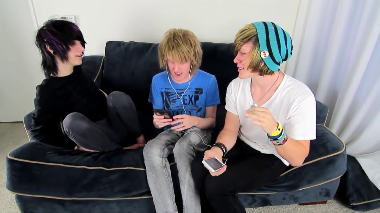 Sleeping With Sirens Singing Fail
