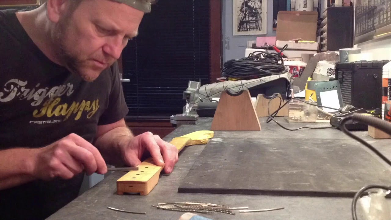 Vincent Guitars | Hank Marvin's Fiesta Red Strat - Makeover Guitar Project