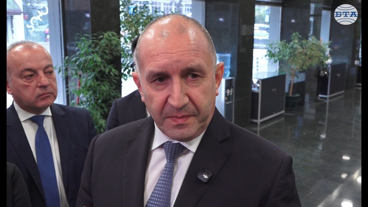 Румен Радев: Правителството трябва да разгледа какви са реалните запаси от петрол, горива и газ