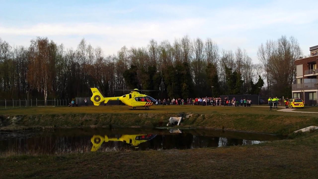 Lifeliner 3 traumahelicopter in beek en donk