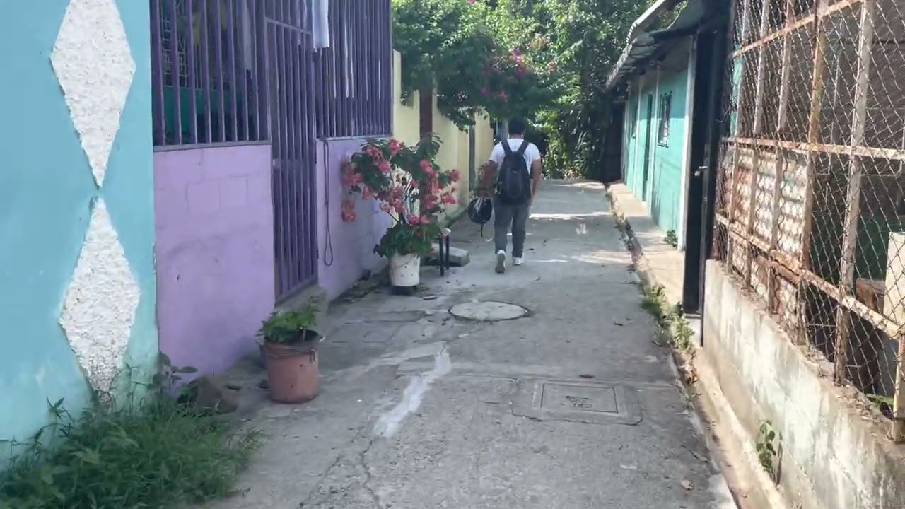Recorriendo Villa Mariona uno parte uno ￼