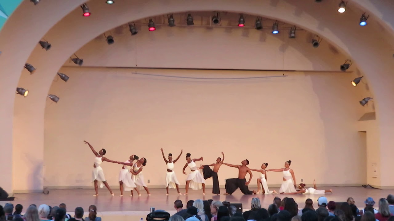 STANDING OVATION TALENT GROUP ORLANDO, FL Performing FLYING WITHOUT WINGS.