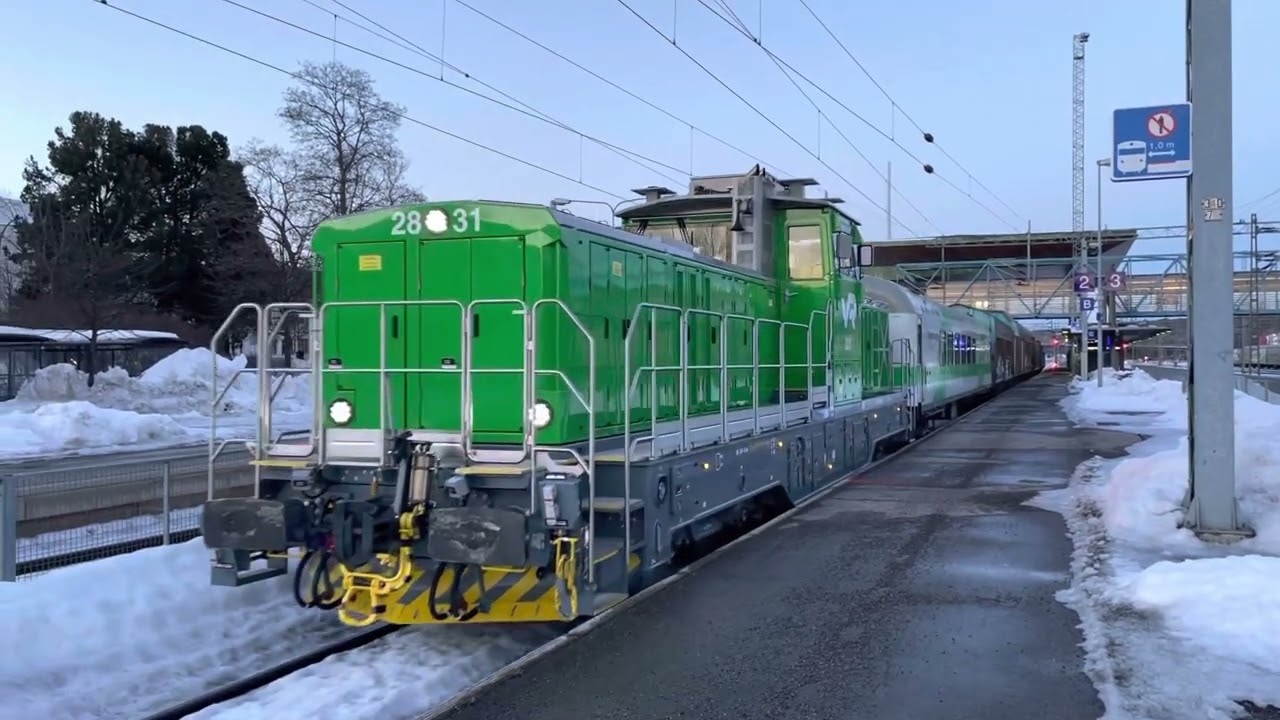 Brand new Dr19 locomotive departing from Jyväskylä for the first time