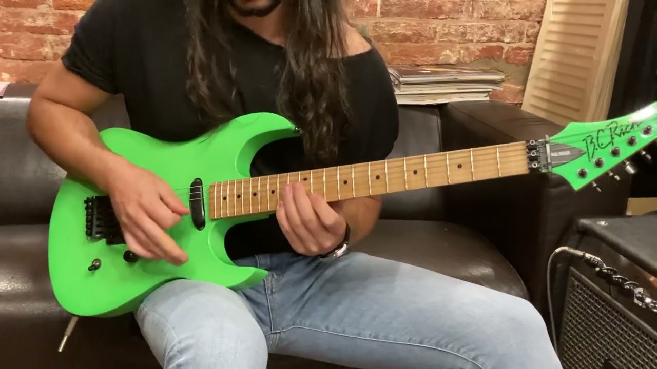 B. C. Rich GS-MR853 Gunslinger