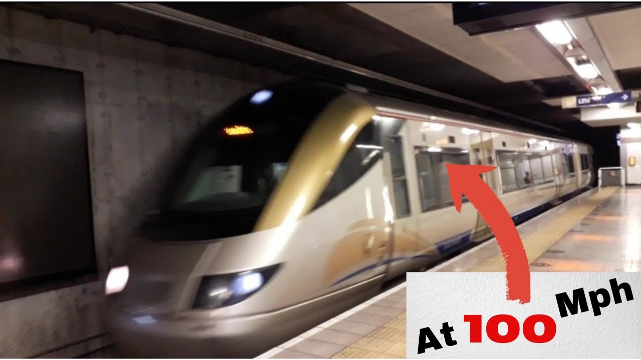Пешеходная экскурсия с моей женой-тайкой — поездка на поезде Gautrain из Родсфилда в Сандтон.