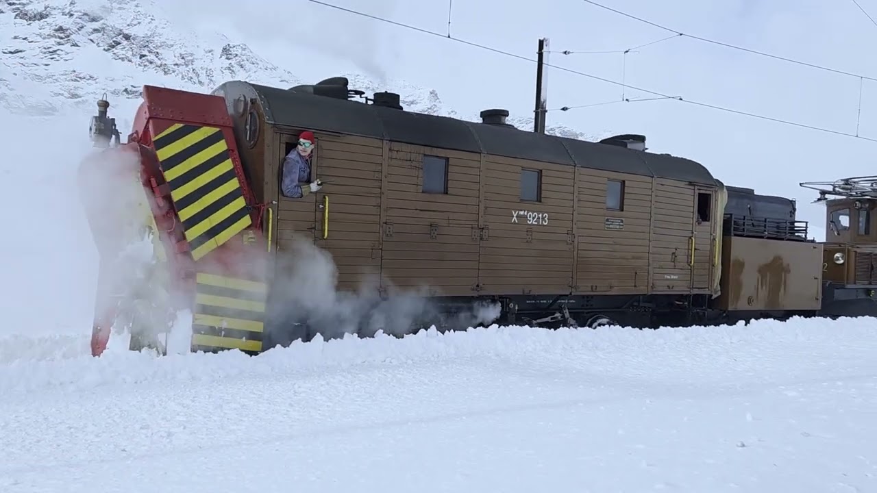 Bernina Dampfschneeschleuder im Einsatz – Xrot d 9213 mit Bernina-Krokodil 30.01.2026