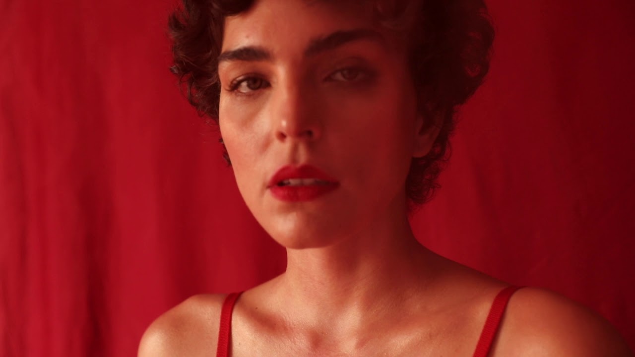 Julia Konrad - Vuelve (Clipe Oficial)