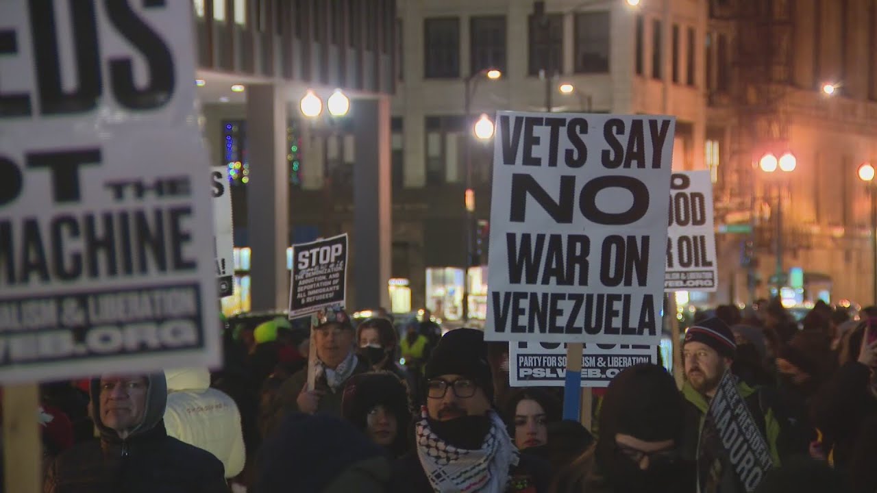 Protesters, counterprotesters rally in Loop following the removal of Venezuelan president Maduro