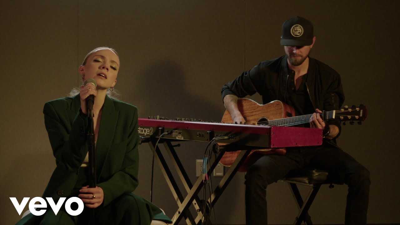 Danielle Bradbery - Worth It (Breakthrough Sessions)