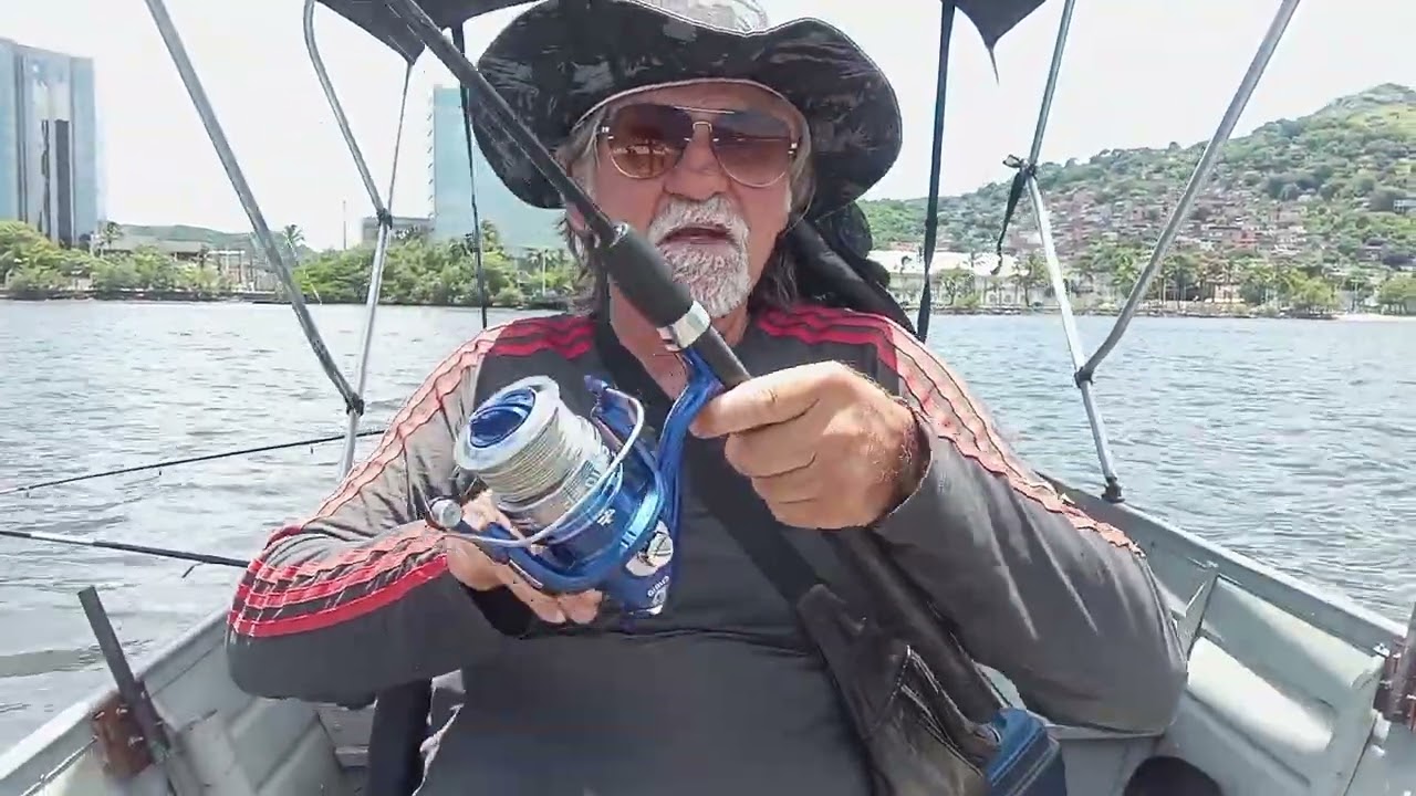 EXPLODIU DE CORVINA! PESCARIA PESADA NA BAHIA DE VITORIA-ES COM O FILHO E O COMPADRE!