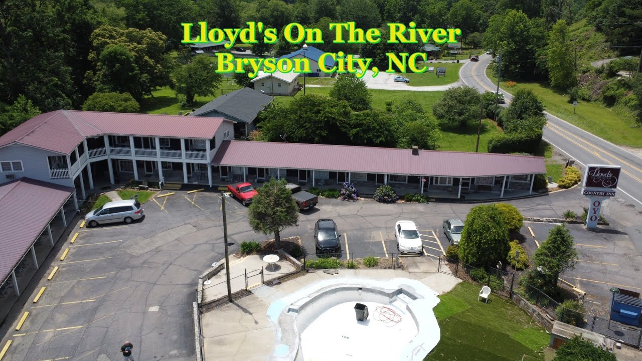 Lloyd's On The River - Bryson City, North Carolina