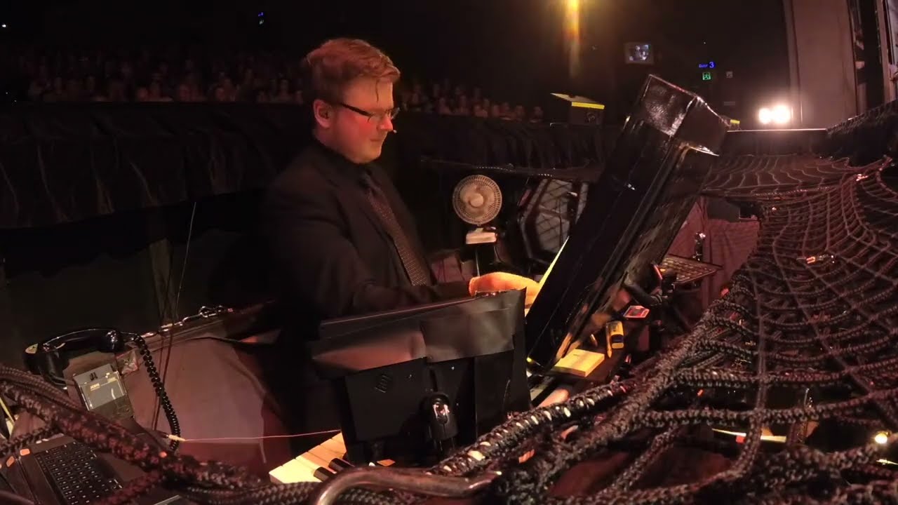 42nd Street | Conductor Cam - Overture/The Audition