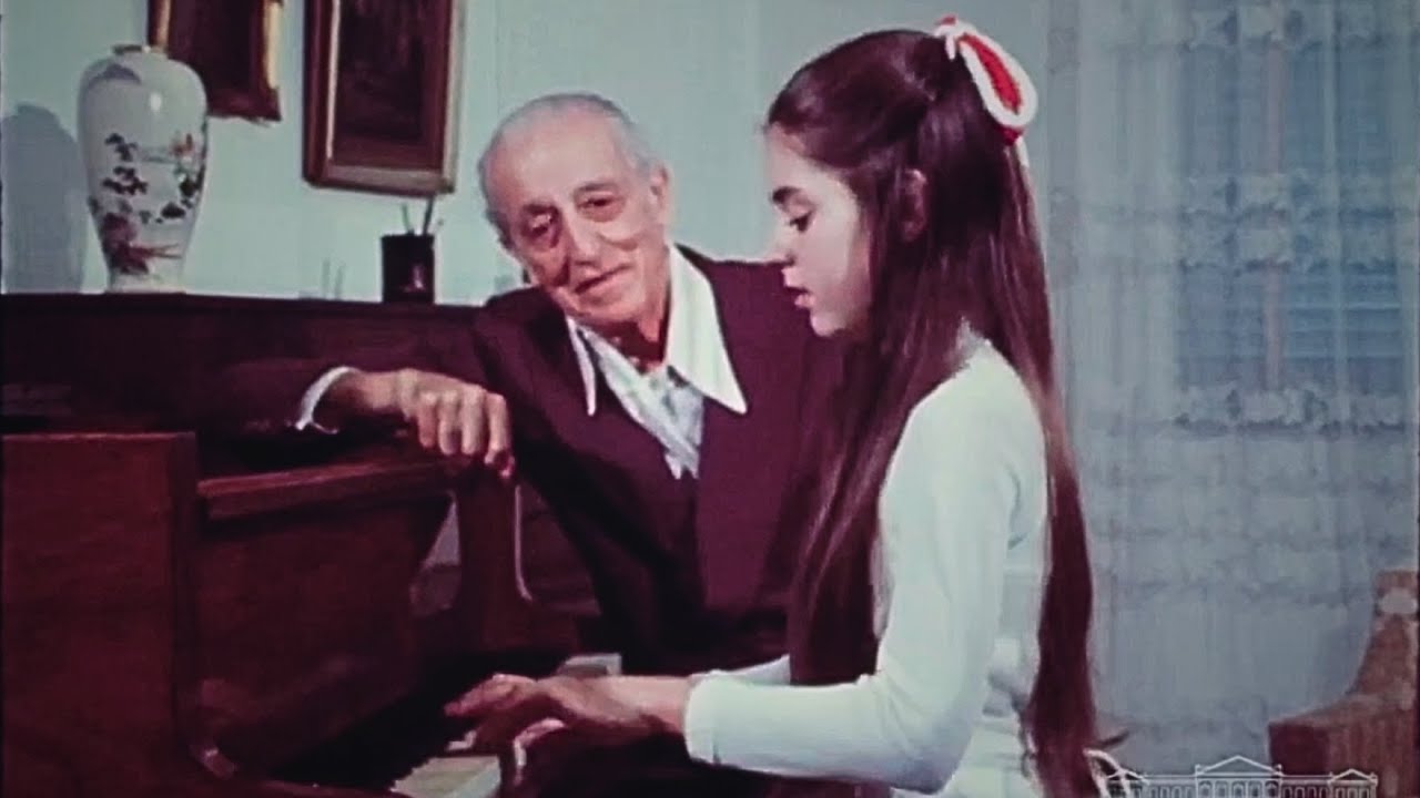 12-year-old Clélia Iruzun performs for Francisco Mignone (1977)
